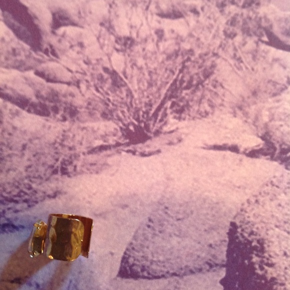 💕Boho hammered rose gold ear cuff - Picture 3 of 3